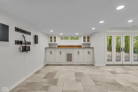 6047 Brokenhurst Road Indianapolis IN 46220