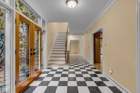 6047 Brokenhurst Road Indianapolis IN 46220