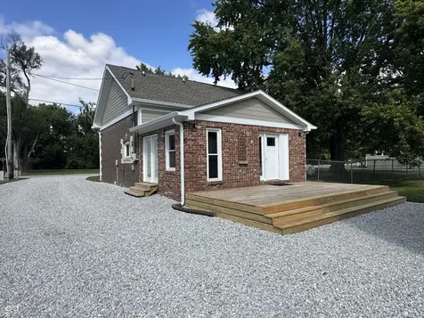 307 W Pierce Street Whitestown IN 46075