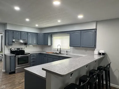 307 W Pierce Street Whitestown IN 46075