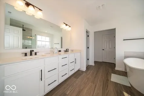 6887 Pine Vail Boulevard Mccordsville IN 46055