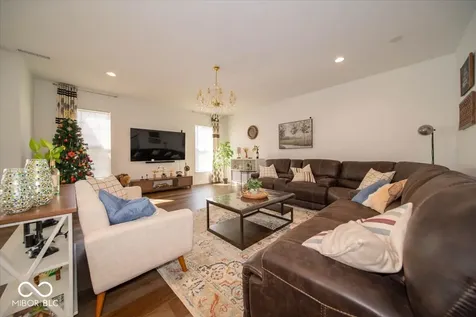 6887 Pine Vail Boulevard Mccordsville IN 46055