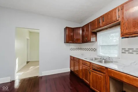 1043 W 37th Street Indianapolis IN 46208