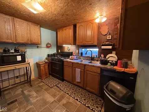 10844 Private Road 570 W Poland IN 47868