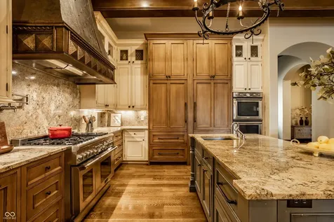 2075 S 950 E Zionsville IN 46077