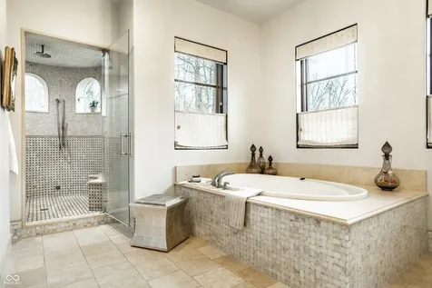 2075 S 950 E Zionsville IN 46077