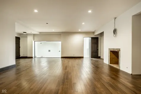 2075 S 950 E Zionsville IN 46077