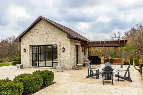 2075 S 950 E Zionsville IN 46077