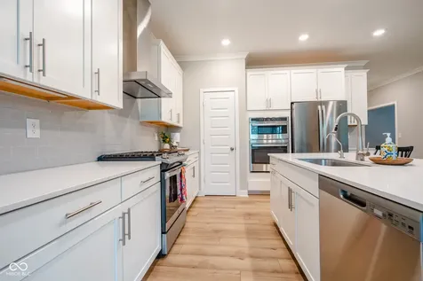 9741 Haughton Lane Mccordsville IN 46055