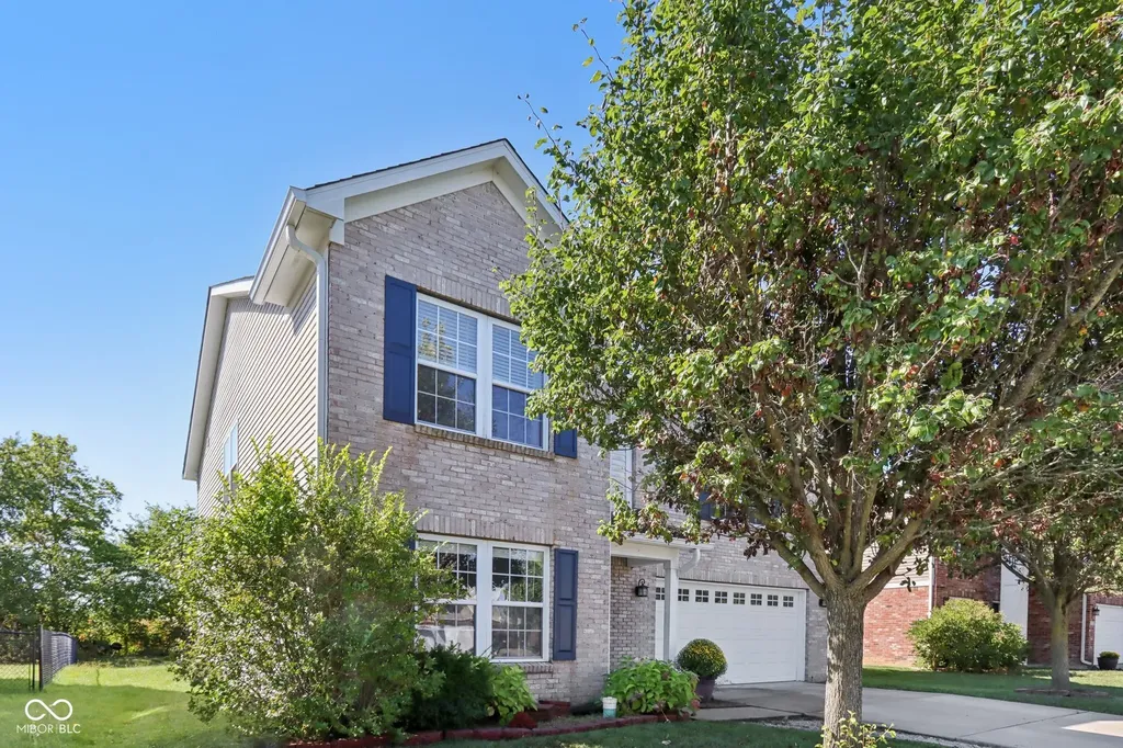 5827 W Deerview Bend Mccordsville IN 46055