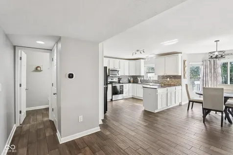 5827 W Deerview Bend Mccordsville IN 46055