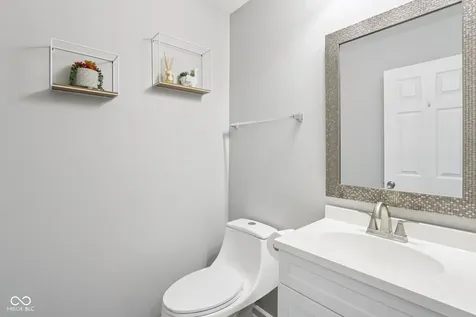 5827 W Deerview Bend Mccordsville IN 46055