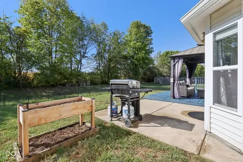 5827 W Deerview Bend Mccordsville IN 46055