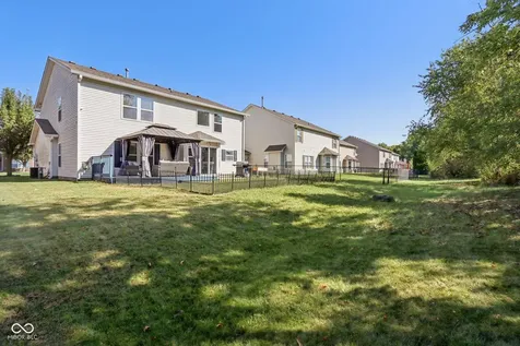 5827 W Deerview Bend Mccordsville IN 46055