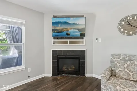 5827 W Deerview Bend Mccordsville IN 46055
