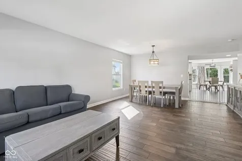 5827 W Deerview Bend Mccordsville IN 46055