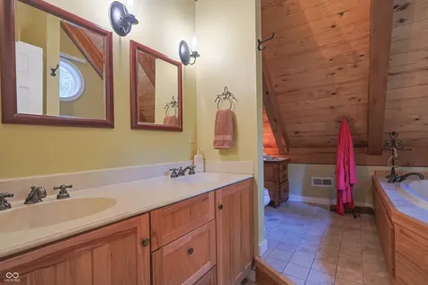 9007 E Agate Avenue Nashville IN 47448