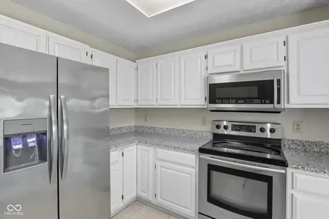 7975 Meadow Bend Circle Indianapolis IN 46259