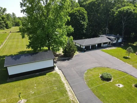 2209 W County Road 1000 South W Westport IN 47283