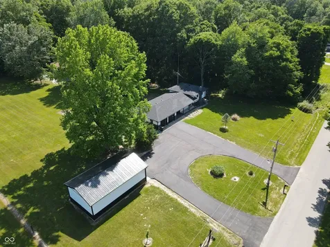 2209 W County Road 1000 South W Westport IN 47283