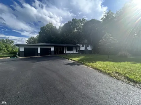 2209 W County Road 1000 South W Westport IN 47283