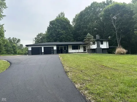 2209 W County Road 1000 South W Westport IN 47283
