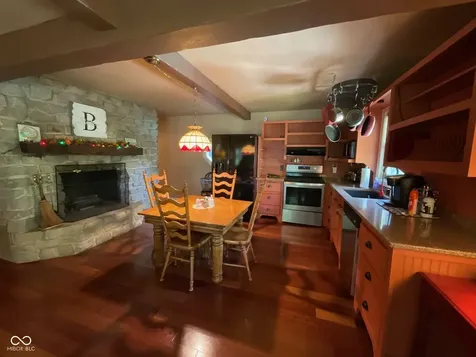 7906 E 240 S Rockville IN 47872