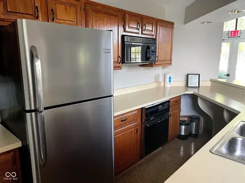 8720 Yardley Court Indianapolis IN 46268