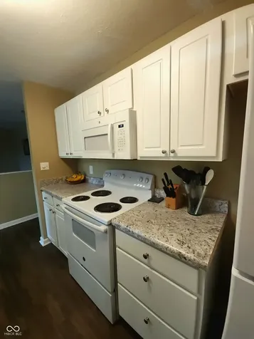 8720 Yardley Court Indianapolis IN 46268