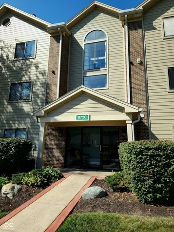 8720 Yardley Court Indianapolis IN 46268