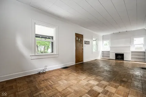 4658 Hinesley Avenue Indianapolis IN 46208