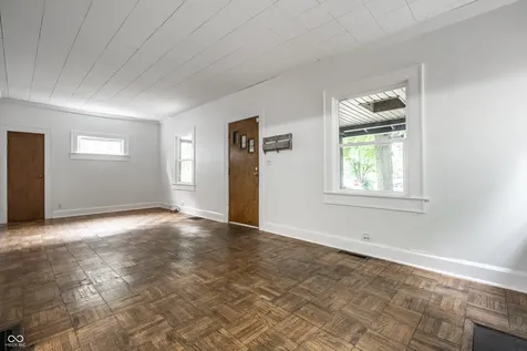 4658 Hinesley Avenue Indianapolis IN 46208