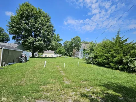 1217 W 1st Street Anderson IN 46016