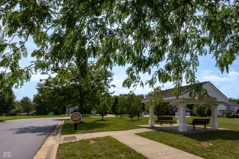 00 Red Fox Circle Columbus IN 47201