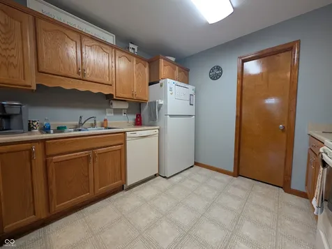 230 Blue Ribbon Court Rushville IN 46173