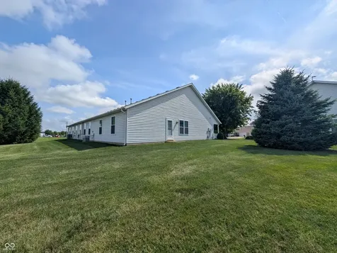 230 Blue Ribbon Court Rushville IN 46173