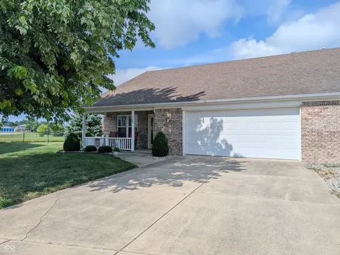 230 Blue Ribbon Court Rushville IN 46173