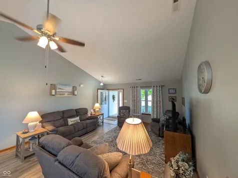 230 Blue Ribbon Court Rushville IN 46173