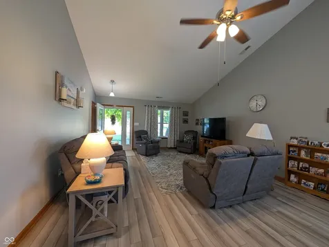 230 Blue Ribbon Court Rushville IN 46173