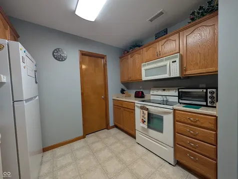 230 Blue Ribbon Court Rushville IN 46173
