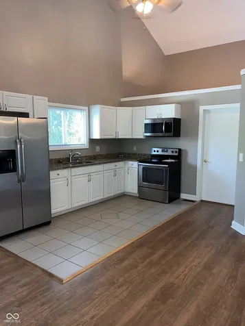 945 Unit B Fox Hill Drive Indianapolis IN 46228