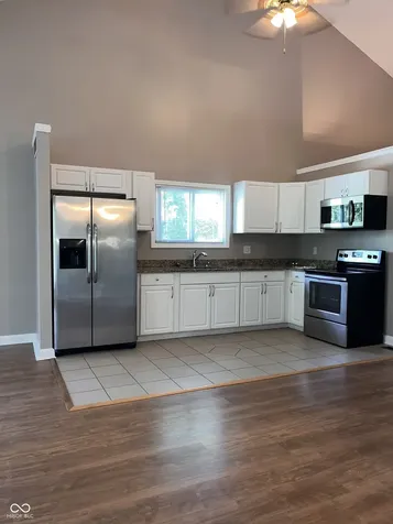945 Unit B Fox Hill Drive Indianapolis IN 46228