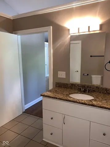945 Unit B Fox Hill Drive Indianapolis IN 46228