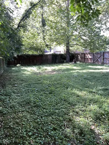 945 Unit B Fox Hill Drive Indianapolis IN 46228