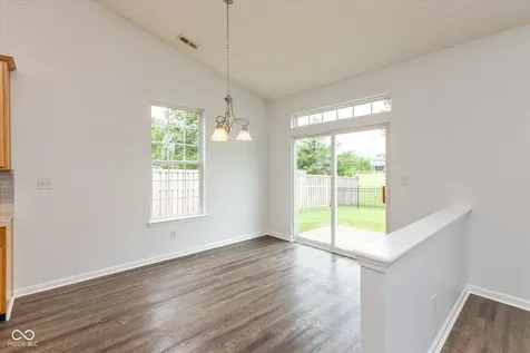 6024 W Bayfront Shores Mccordsville IN 46055
