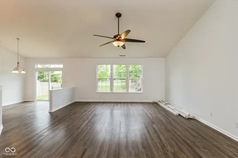 6024 W Bayfront Shores Mccordsville IN 46055