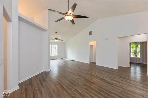 6024 W Bayfront Shores Mccordsville IN 46055
