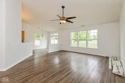 6024 W Bayfront Shores Mccordsville IN 46055