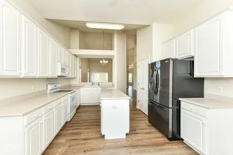10713 Cardinal Circle Indianapolis IN 46231