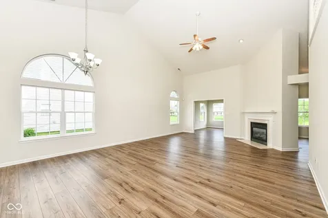 10713 Cardinal Circle Indianapolis IN 46231